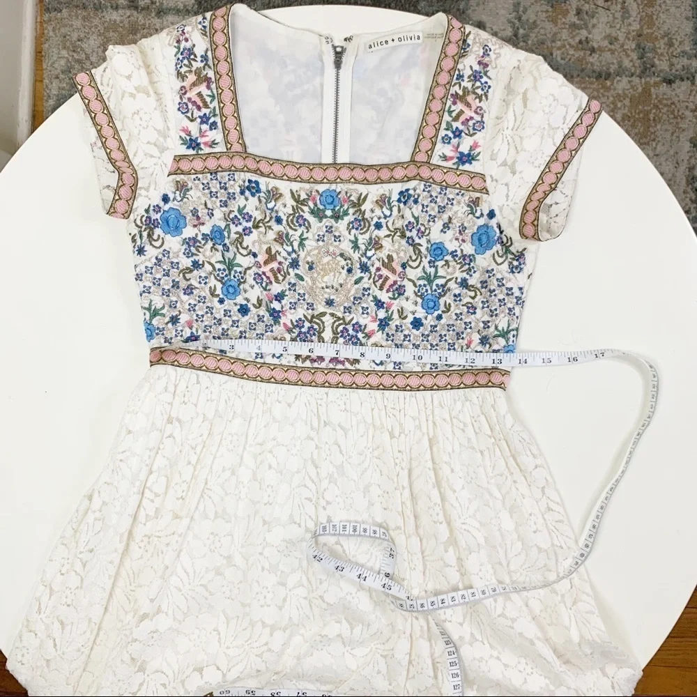 Alice + Olivia Asia Embroidered Babydoll Dress Women’s Size 2 - Picture 4 of 8